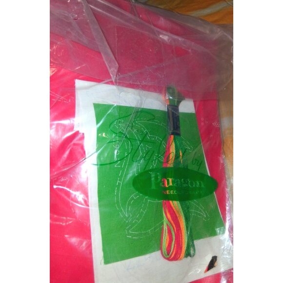 Paragon Needlecraft "Poinsettia" Hostess Apron Kit 100% Cotton Pre-Cut Stamped A - Picture 10 of 11